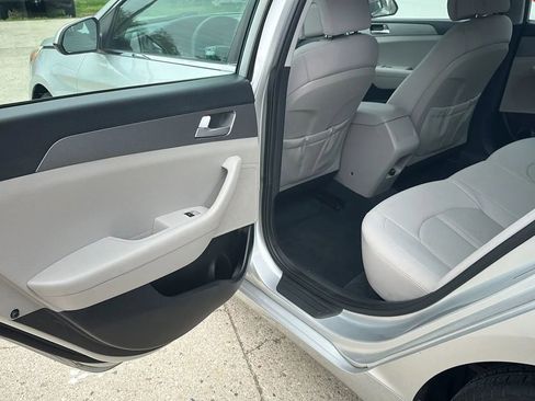 Used 2016 Hyundai Sonata SE FWD image 14