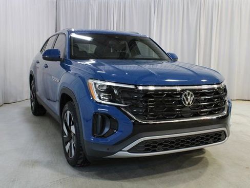 Used 2025 Volkswagen Atlas Cross Sport SE image 37