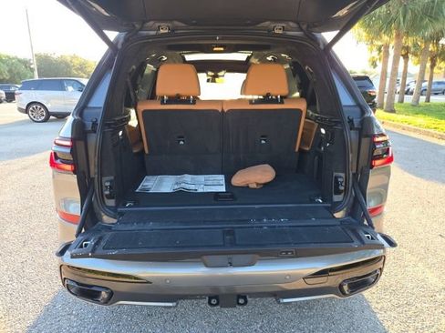 Used 2024 BMW X7 xDrive40i w/ Executive Package AWD/4WD image 9