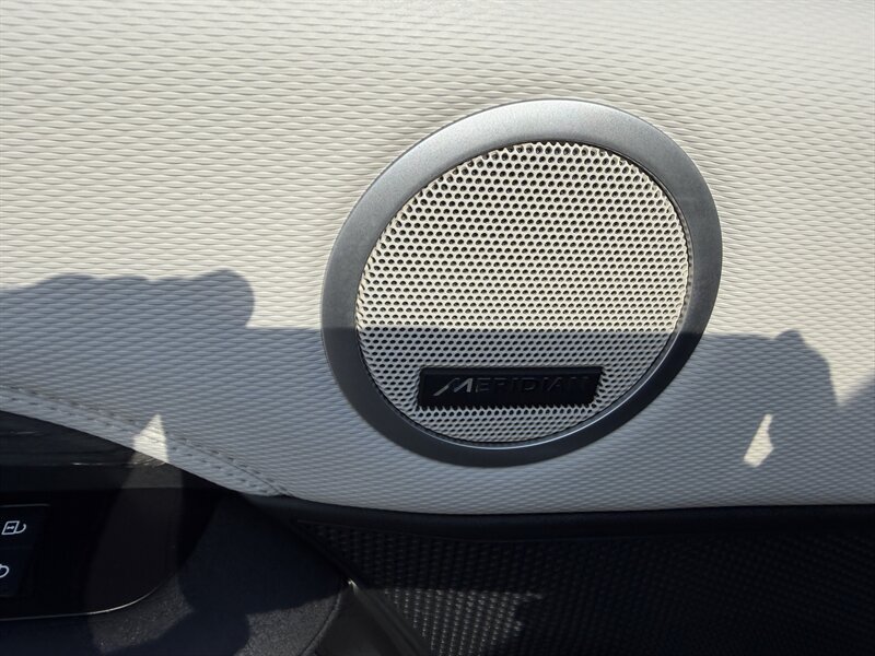 Used 2023 Land Rover Discovery S R-Dynamic AWD/4WD image 19