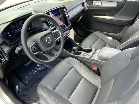 New 2025 Volvo XC40 B5 Core w/ Protection Package Premier image 19