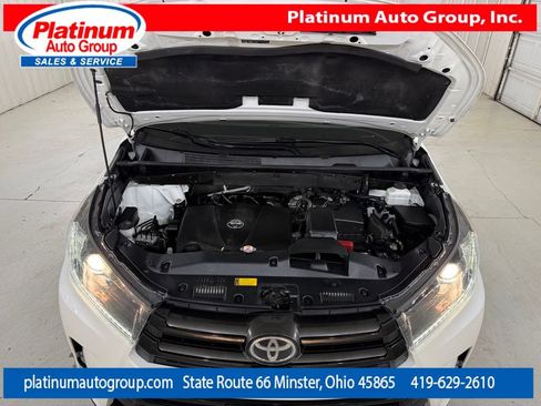 Used 2019 Toyota Highlander SE AWD/4WD image 22