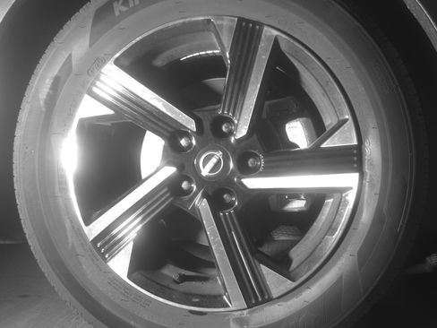 Used 2025 Nissan Sentra SV FWD image 13