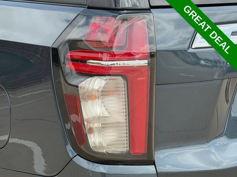 Used 2021 Chevrolet Suburban Premier w/ Texas Edition RWD image 11