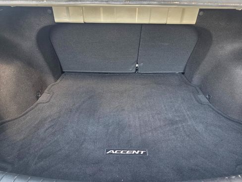 Used 2019 Hyundai Accent SE FWD image 9