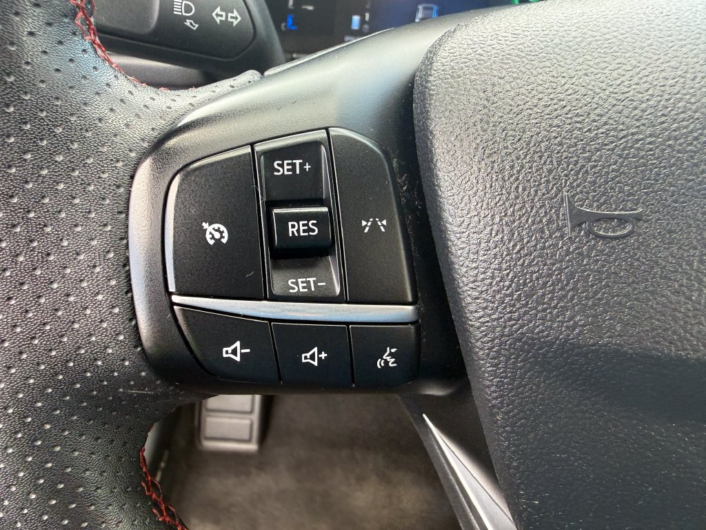 Certified 2025 Ford Escape ST-Line Select AWD/4WD image 23