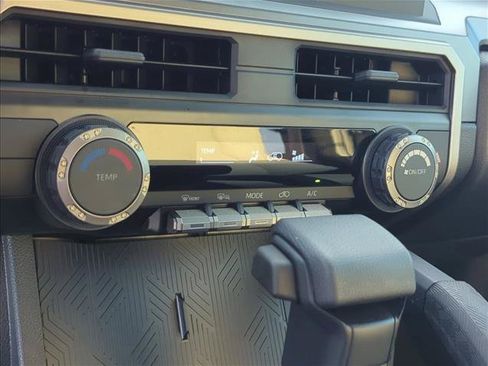 Certified 2025 Toyota 4Runner SR5 AWD/4WD image 19