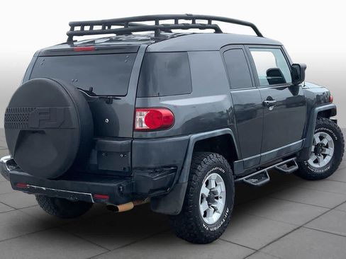 Used 2010 Toyota FJ Cruiser 2WD w/ TRD Sport Pkg image 11