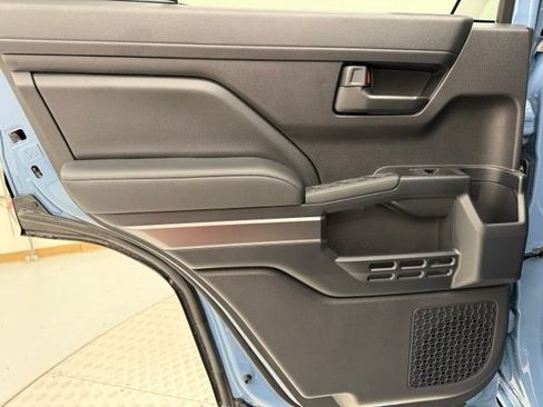 New 2026 Toyota 4Runner SR5 AWD/4WD image 36