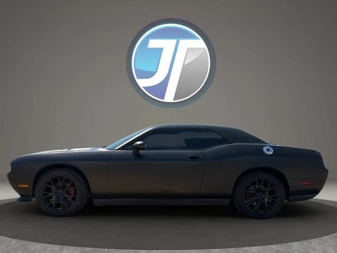 Used 2011 Dodge Challenger RWD image 37