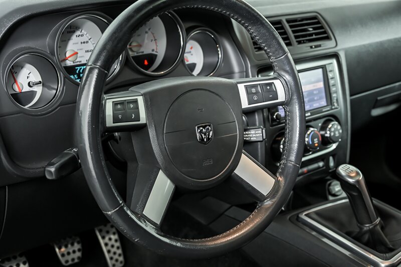 Used 2010 Dodge Challenger SRT8 RWD image 19
