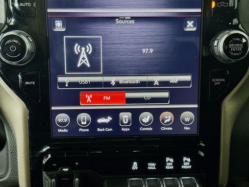 Used 2019 RAM 1500 Laramie RWD image 21