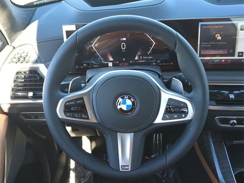 New 2026 BMW X7 xDrive40i w/ M Sport Package image 18