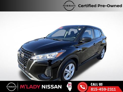 Certified 2025 Nissan Kicks Play S image 3