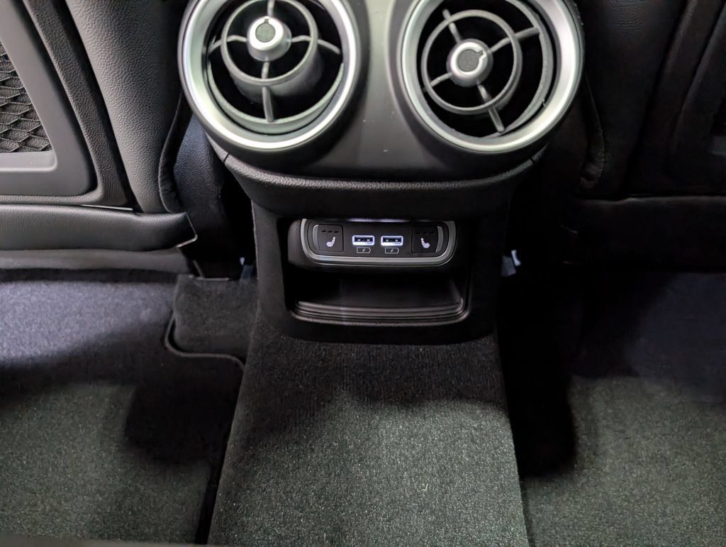 Used 2024 Alfa Romeo Stelvio Ti AWD/4WD image 11