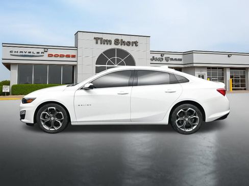 Used 2023 Chevrolet Malibu LT FWD image 2
