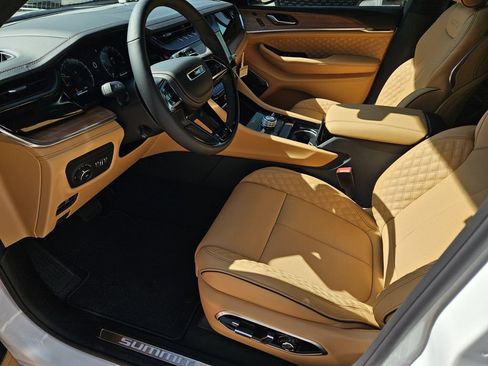 New 2026 Jeep Grand Cherokee Summit AWD/4WD image 14