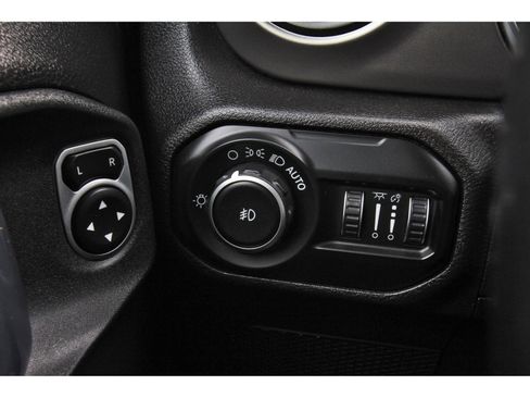 Used 2019 Jeep Wrangler Unlimited Sport S AWD/4WD image 23
