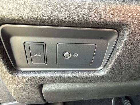 Used 2019 Land Rover Discovery Sport SE AWD/4WD image 13