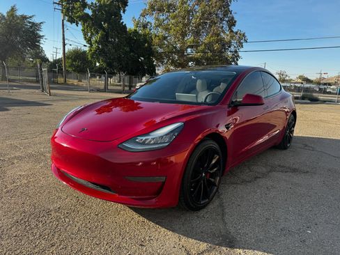 Used 2020 Tesla Model 3 RWD image 1