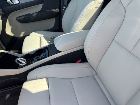 New 2026 Volvo XC40 B5 Plus w/ Protection Package Premier AWD/4WD image 16