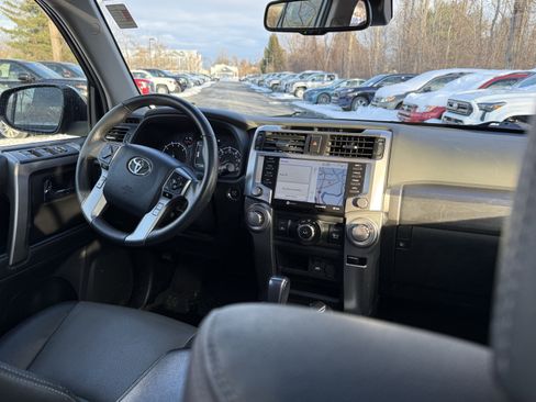 Used 2022 Toyota 4Runner SR5 Premium w/ Moonroof Package image 15
