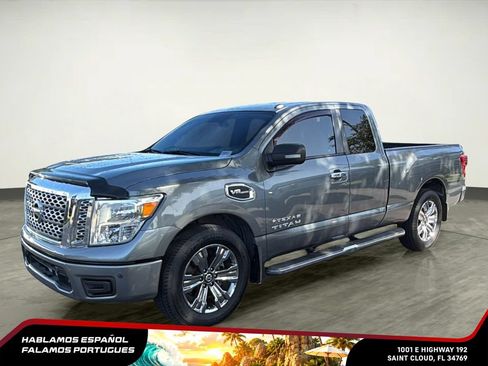 Used 2017 Nissan Titan SV RWD image 2