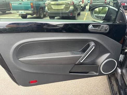 Used 2013 Volkswagen Beetle Turbo FWD image 10