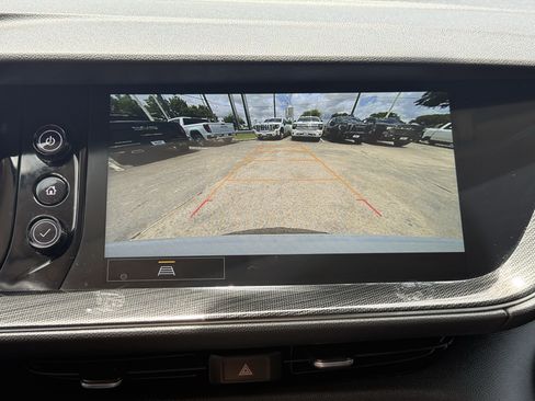 Used 2023 Buick Envision Essence FWD image 21
