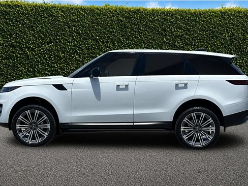 Used 2023 Land Rover Range Rover Sport SE AWD/4WD image 7