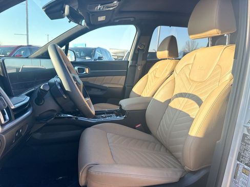 Used 2026 Kia Sorento SX Prestige w/ Olive Brown Leather Package image 13