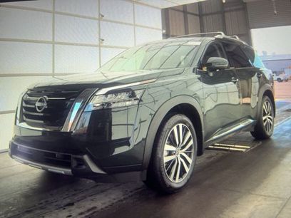 Used 2024 Nissan Pathfinder Platinum w/ Cargo Package