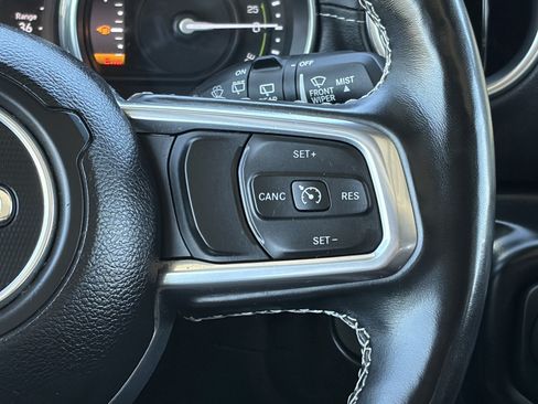 Used 2022 Jeep Wrangler Unlimited Rubicon 4xe w/ Cold Weather Group AWD/4WD image 18