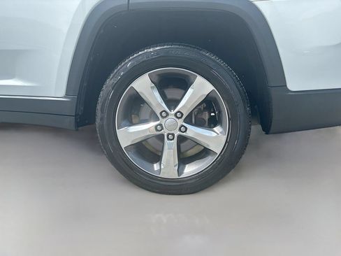 Used 2021 Jeep Grand Cherokee L Limited RWD image 12