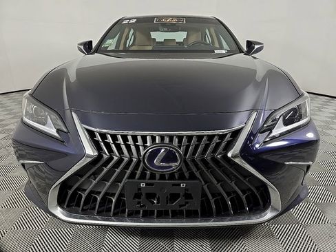 Certified 2022 Lexus ES 300h w/ Premium Package image 3