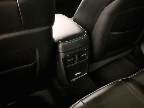 Used 2021 Chrysler 300 S image 10