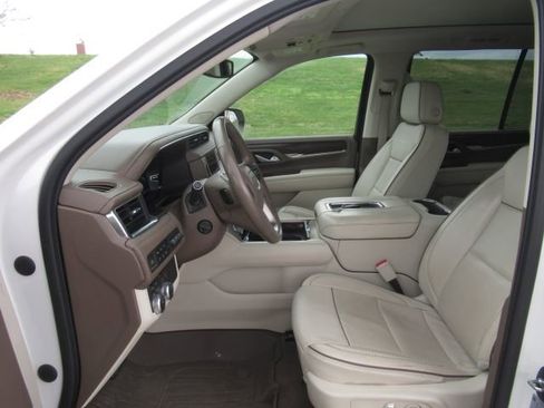 Used 2022 GMC Yukon Denali image 3