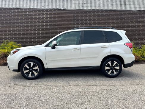 Used 2018 Subaru Forester 2.5i Premium w/ All-Weather Package image 2