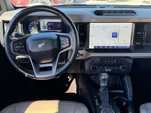 Used 2022 Ford Bronco Wildtrak AWD/4WD image 8