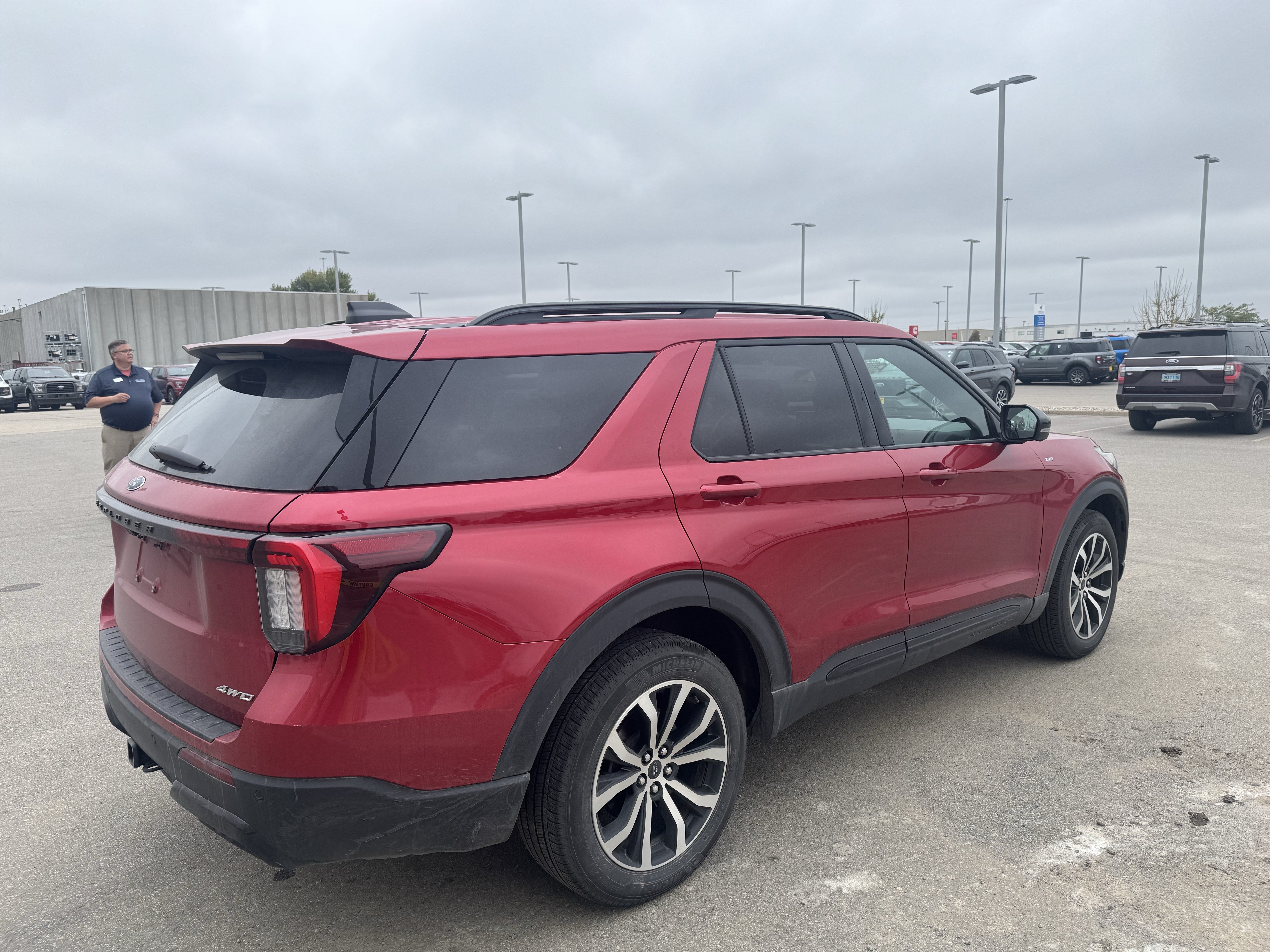 Used 2025 Ford Explorer ST-Line AWD/4WD image 5