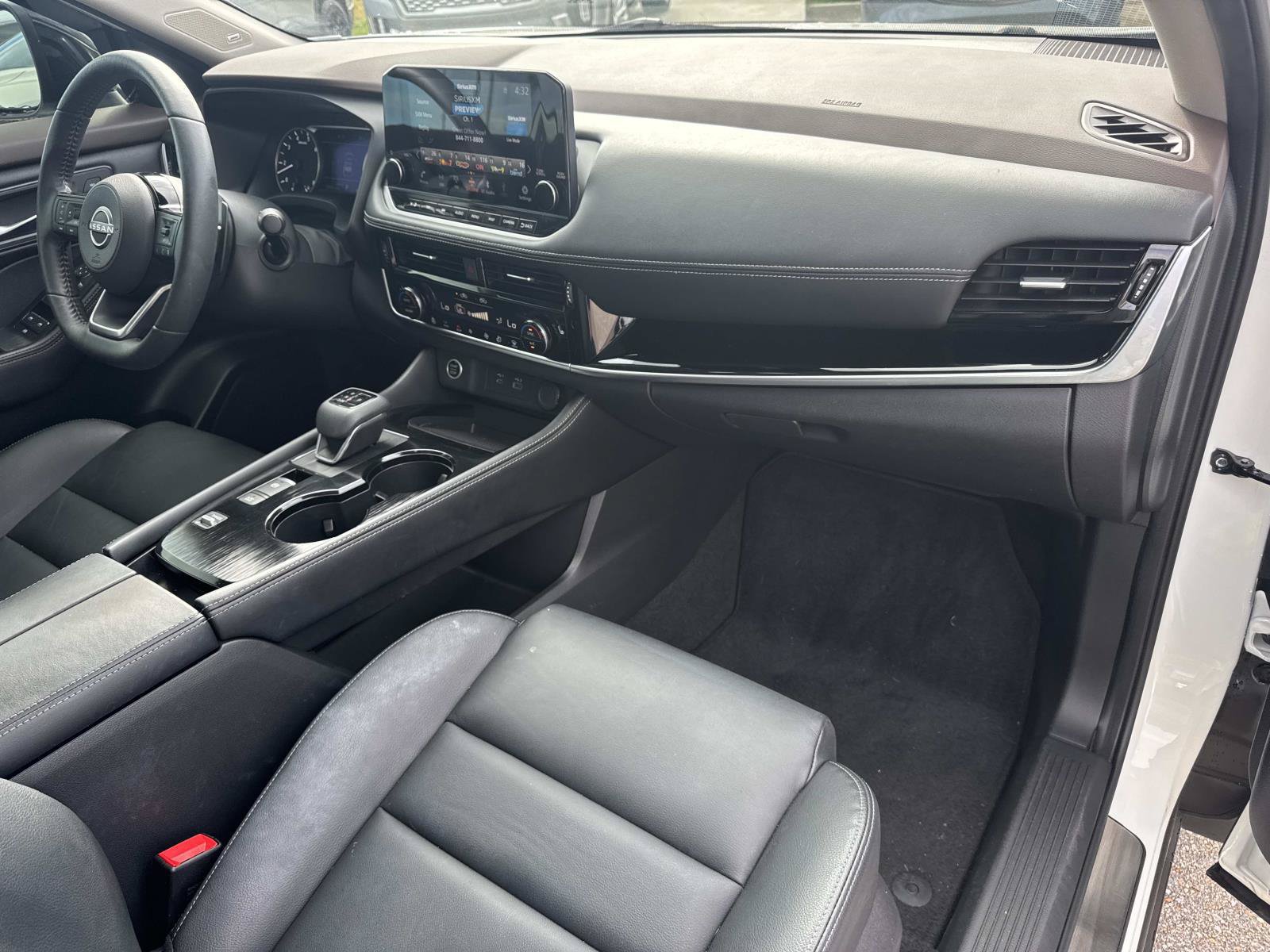 Used 2023 Nissan Rogue SL w/ SL Premium Package FWD image 13