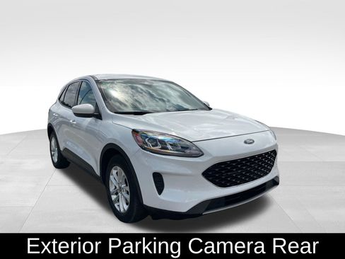 Used 2020 Ford Escape SE image 3