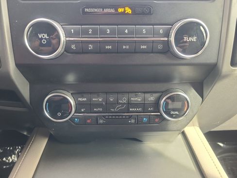 Certified 2019 Ford Expedition Max XLT w/ Equipment Group 202A image 29