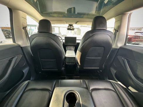 Used 2021 Tesla Model Y Long Range image 23