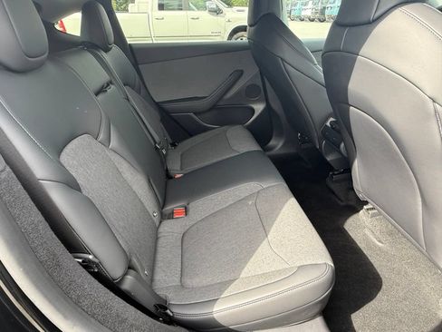 Used 2026 Tesla Model Y 2WD image 17