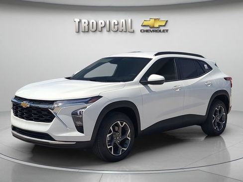 New 2026 Chevrolet Trax LT w/ LT Convenience Package FWD image 1