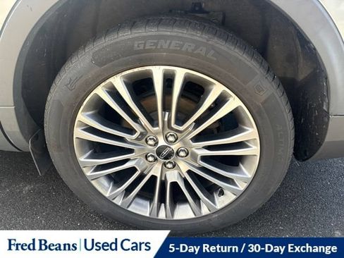 Used 2016 Lincoln MKX Reserve w/ Technology Package AWD/4WD image 10