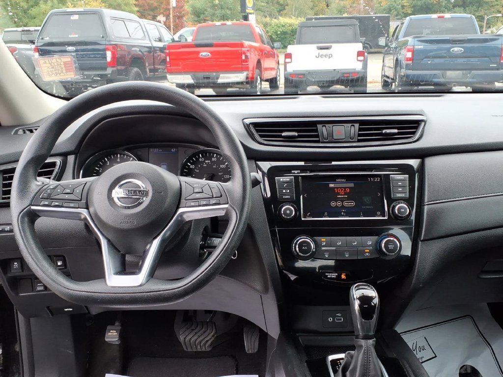 Used 2018 Nissan Rogue S AWD/4WD image 16