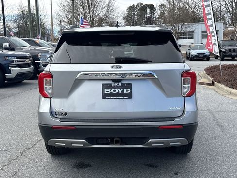 Used 2021 Ford Explorer XLT w/ Equipment Group 202A AWD/4WD image 8