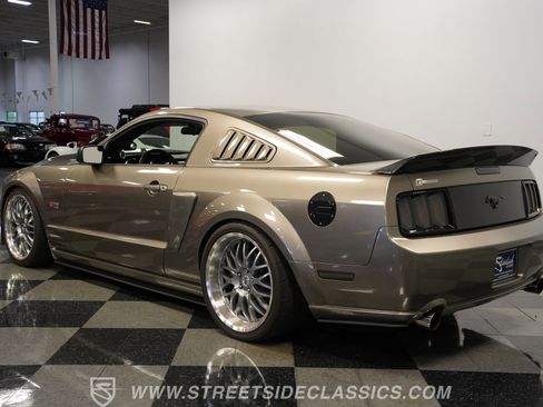 Used 2005 Ford Mustang GT RWD image 10